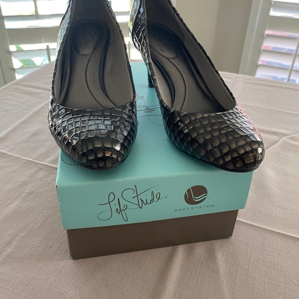 Life Stride Pump "Lively" style, 8 M, 8M, without box. Worn once!